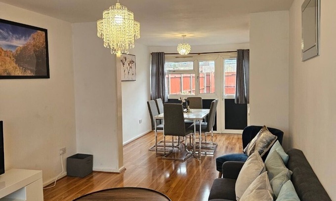Birmingham Casa | City Classic- Remarkable 3-Bed House in Birmingham