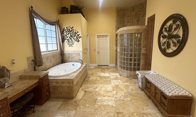 Waddell Casa | City/Country acre Estate with pool, fire pit, bbq areas