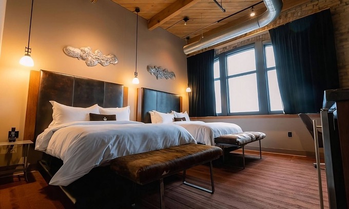 Fifth Ward Hotel | City Escape, Local Brews Delight, 2 Cozy Units Close To Erie Street Plaza!