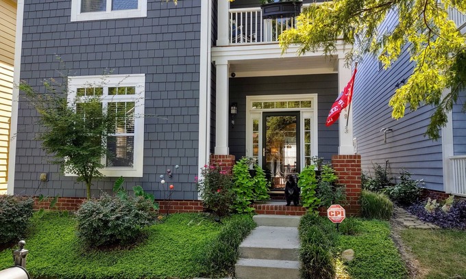 Wesley Heights Casa | City Hideaway, Affordable Luxury