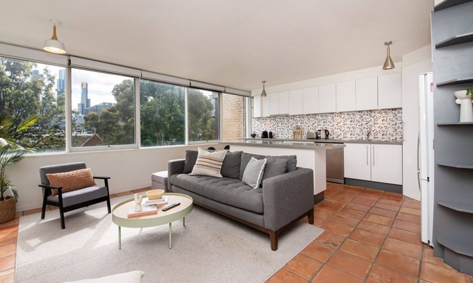 South Melbourne Apartamento | City Lights and Lake Breezes near Albert Park