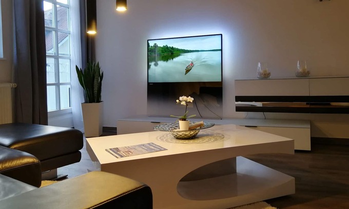 Waggershausen Apartamento | "City Loft Meersburg" - modern maisonette in 2nd row from the lake
