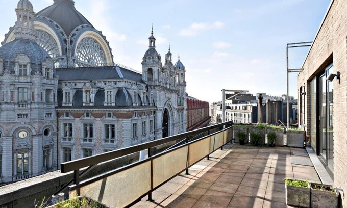 Statiekwartier Apartamento | City PENTHOUSE, rooftop terrace, free NETFLIX, wifi and airco
