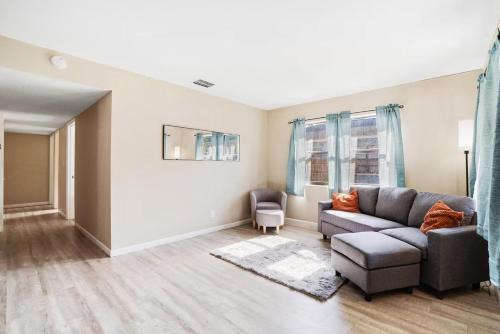 Temple Terrace Casa | City Retreat, Prime Spot, Perfect for Families