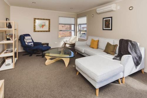 New Plymouth Apartamento | City Sails - 3 BR townhouse in central New Plymouth
