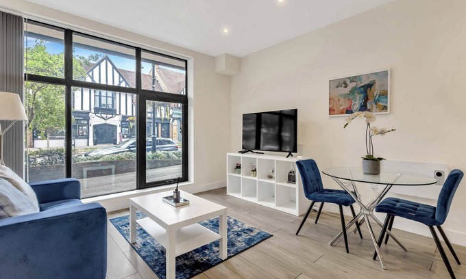 Sutton Apartamento | New Modern London 2 Bed | Long Stays! with Parking
