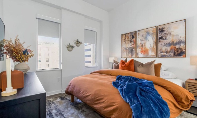 Downtown Kansas City Apartamento | City Sky Lux DT King Bed Apartment No Cleaning Fee