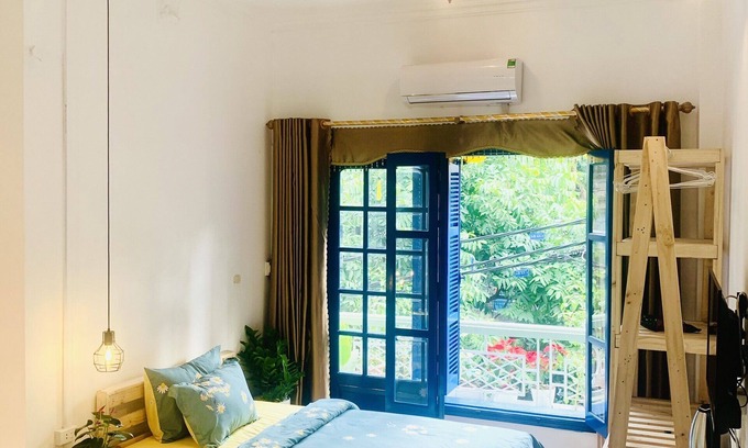 Hang Bac Casa | City view/ Old Quarter house/ Balcony / Sunny homestay
