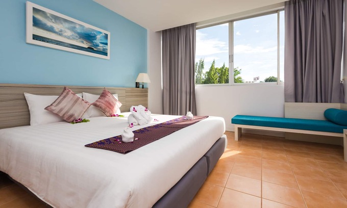 Karon Hotel | Habitación superior con vista a la ciudad # 12, a 3 minutos de la playa de Karon