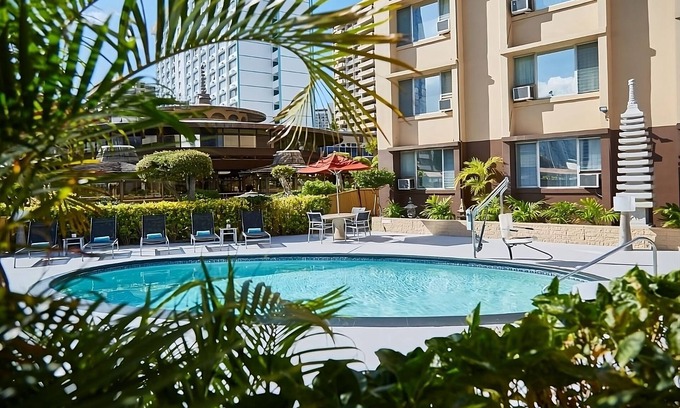 Ala Moana Hotel | City View Two Queens, Garden Atmosphere, Pool Access, Near Waikiki Beach