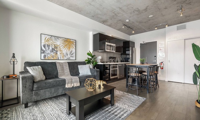 Connaught Apartamento | City Views from High Floor - Gym, Pool, AC, Prkng