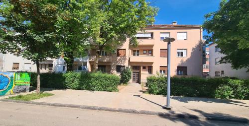 Niksic Apartamento | CityHeart Apartment