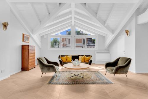 Fiera Apartamento | CityLife Penthouse by NDP rent