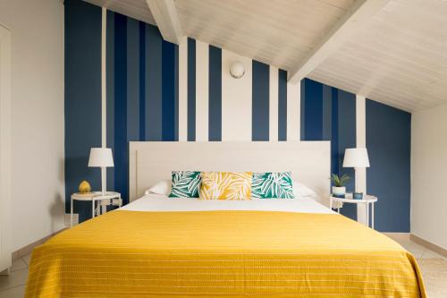 Palmi Cama Y Desayuno | Civico 64 Bed & Breakfast in mansarda