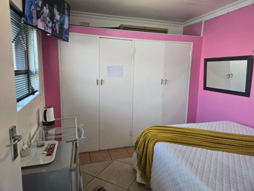 Zwartkop Hotel | Cjabaledi Guesthouse
