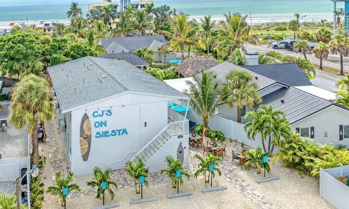 Siesta Key Village Casa | CJs - Pet Friendly, Located in Siesta Key Village, Steps to Siesta Key Beach!
