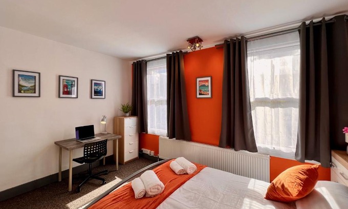 Higham Hill Casa | Clarence House 3 Bedrooms 8min to Station E17 North East London