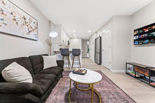 West Edmonton Apartamento | Classic 2 Bed-Basement Near the lake