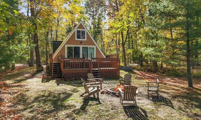 Sears Cabina | Classic A-Frame | River, Fireplace, Kayaks & Tubes