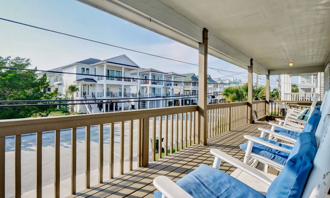 Wrightsville Beach Cabaña | Classic beach cottage on beautiful Wrightsville Beach. 4 Bedrooms, 3 Baths