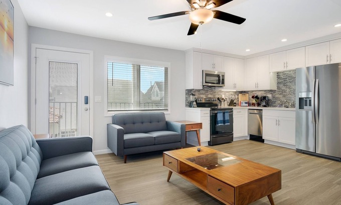 Mission Beach Apartamento | Classic Beach Escape #5 - 167 feet to the Boardwalk and Beach.