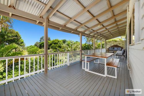 Pottsville Casa | Classic Beach House on Surfside - Pet Friendly