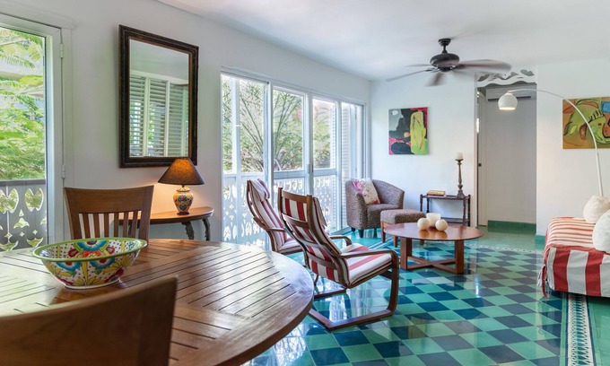 Downtown Condominio | ¡Suite clásica caribeña en la casa de Plantation!