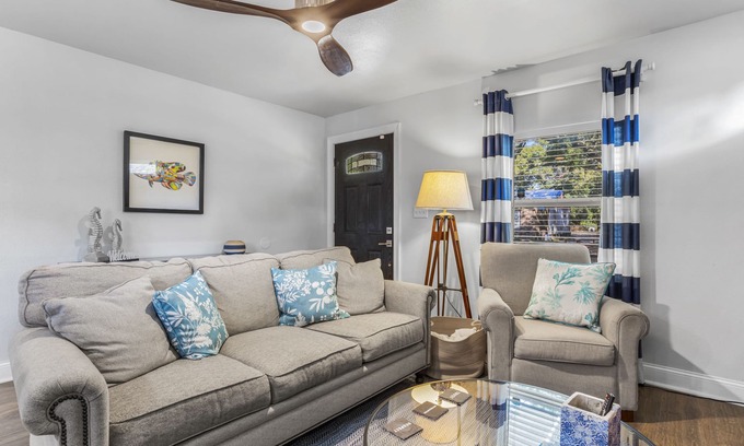 Gulfport Cabaña | Classic Cottage just mins to the Beach and Downtown!