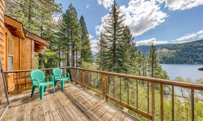 Truckee Casa | Classic Donner Lake View Cabin