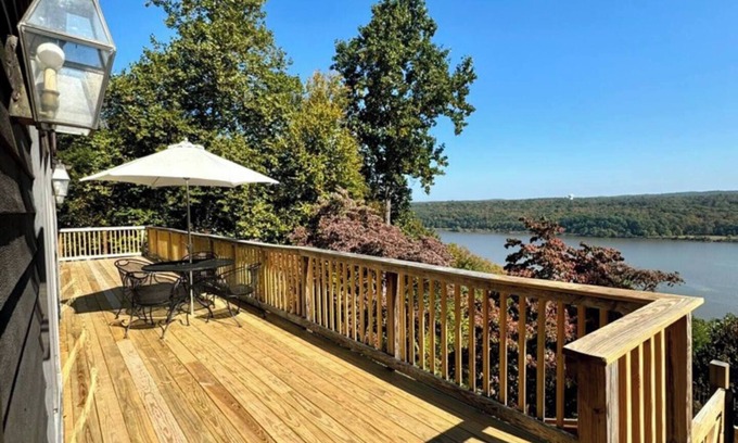 Town of Lloyd Casa | Exclusivo Hudson River Home & Pool