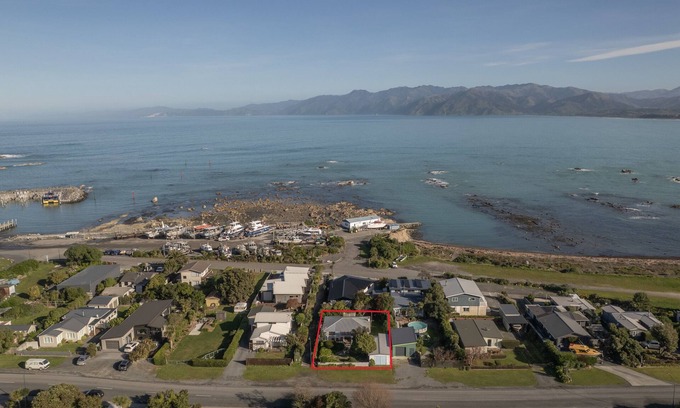 South Bay Casa | Classic Kiwi Bach|Southbay