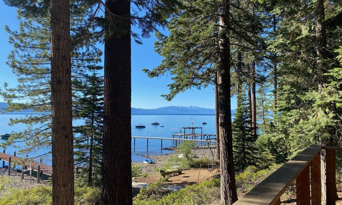 Carnelian Bay Cabina | Clásico orillas del lago Tahoe Cabin!