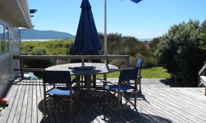 Waikanae Casa | Classic Lockwood - ubicación frente a la playa