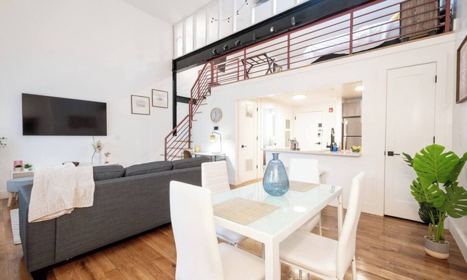 East Orange Apartamento | Classic Loft King Bed 30 min NYC