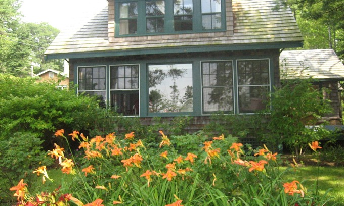Boothbay Harbor Cabaña | Maine Cottage clásico con vista al mar