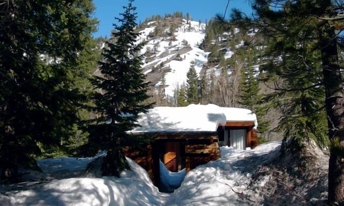 Alpine Meadows Cabina | Cabina de la montaña clásico - Cerca del Lago Tahoe y Tahoe City