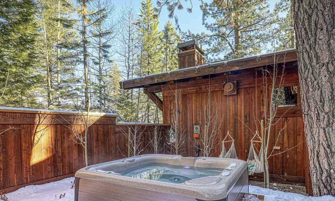 Olympic Valley Cabina | Classic Olympic Valley Cabin