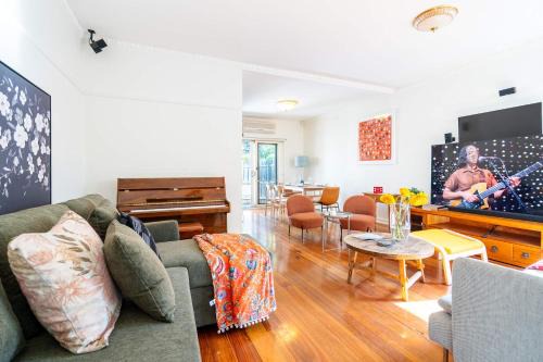 Bentleigh Casa | Classic Patterson Charm with Modern Comfort
