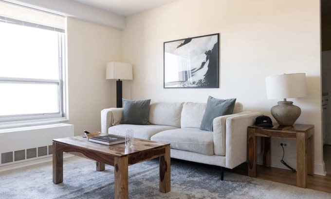 Ravenswood Apartamento | Classic Ravenswood 1BR with City View by Zencity