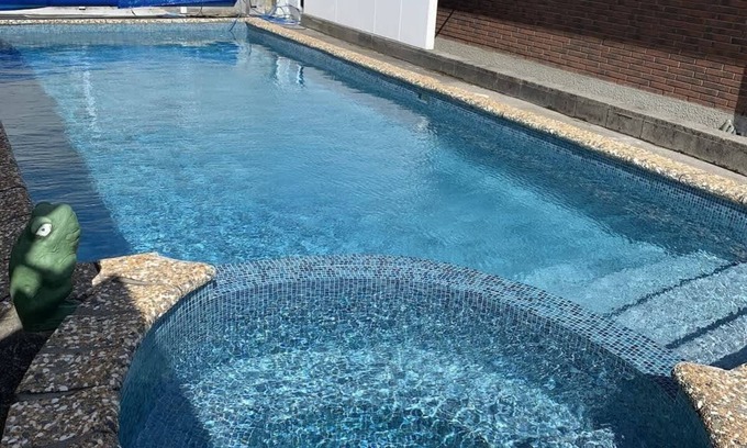 New Plymouth Casa | Blast on Hine - retro mid-century home with pool