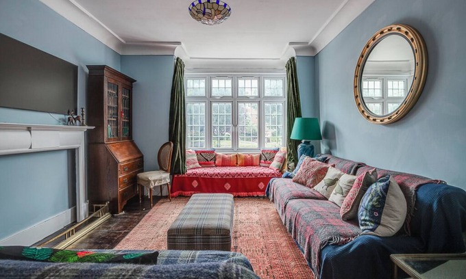 West Hill Casa | Classic Victorian House & Garden, 25 mins from Central Museums