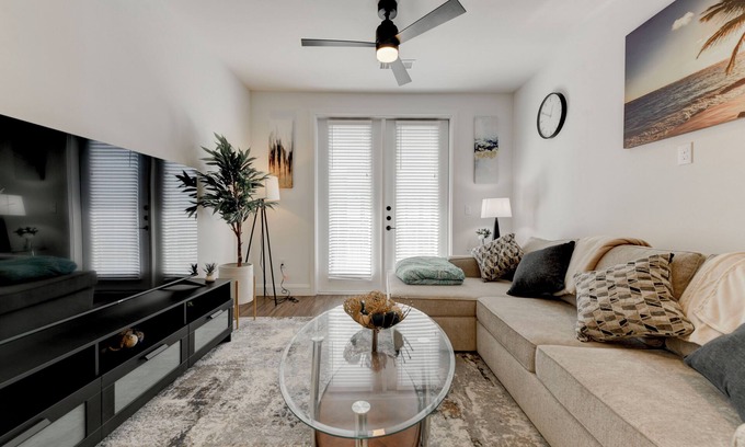Hancock Apartamento | ClassicUnit @ The City of Legends/Downtown Atx