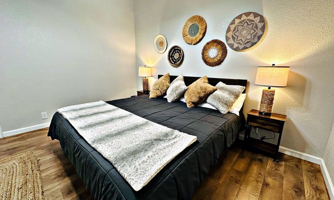 Downtown Sacramento Casa | Classy 2BR/1.5BA Downtown Sacramento