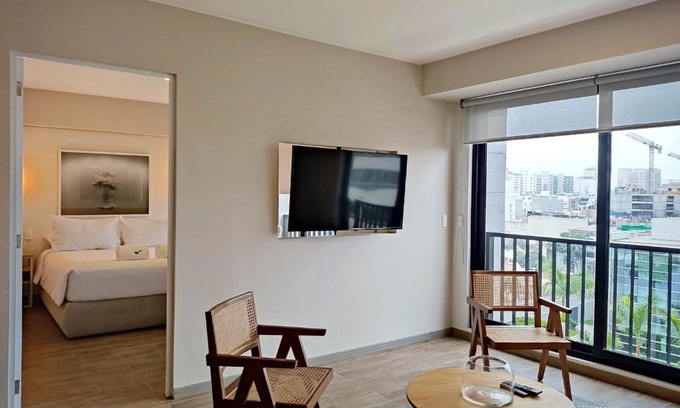 Miraflores Apartamento | Classy 2BR in Miraflores