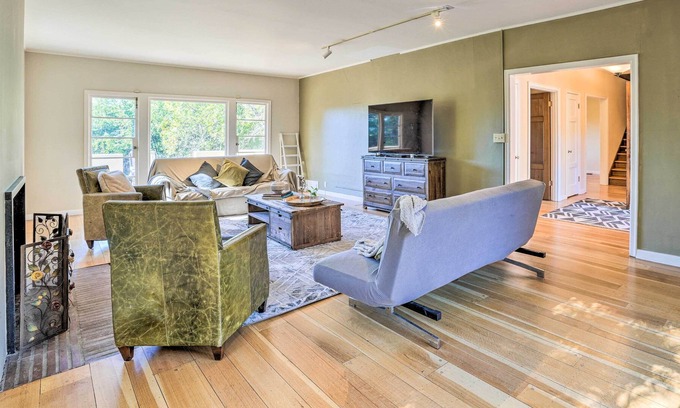 Berkeley Hills Cabaña | Classy Berkeley Home w/ Views < 2 Mi to Dtwn!