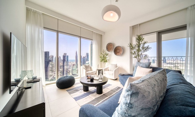 Za'abeel 2 Apartamento | Classy Downtown 2BR w/ City View Balcony