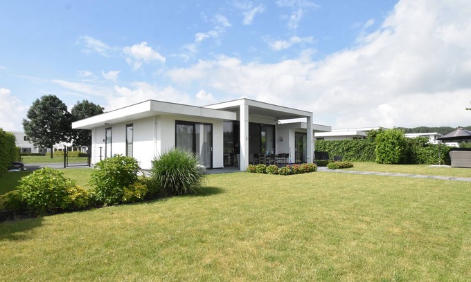 Zeewolde Casa | Classy Harderwijk is an attractive and fully furnished villa, equipped with all amenities and luxury.