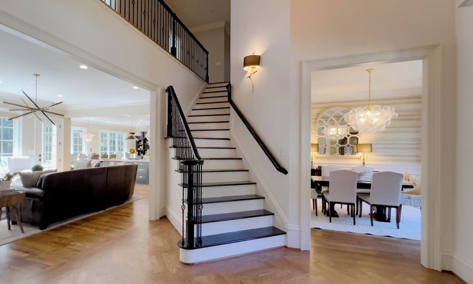 Greensboro Casa | Classy, Quiet, Spacious 5-bedroom house on .5 acres WiFi/AC in Greensboro