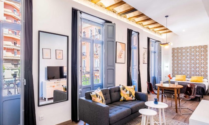 Morvedre Apartamento | Classy Studio Apartment with Unique Design