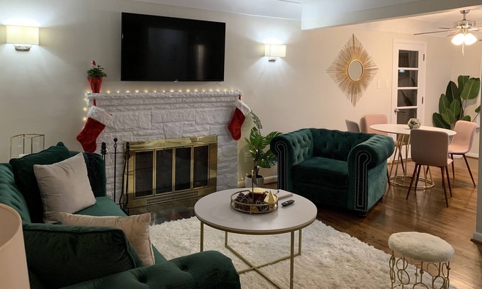 Harper Woods Casa | Classy Vintage Home in Harper Woods 3bed/1.5 baths